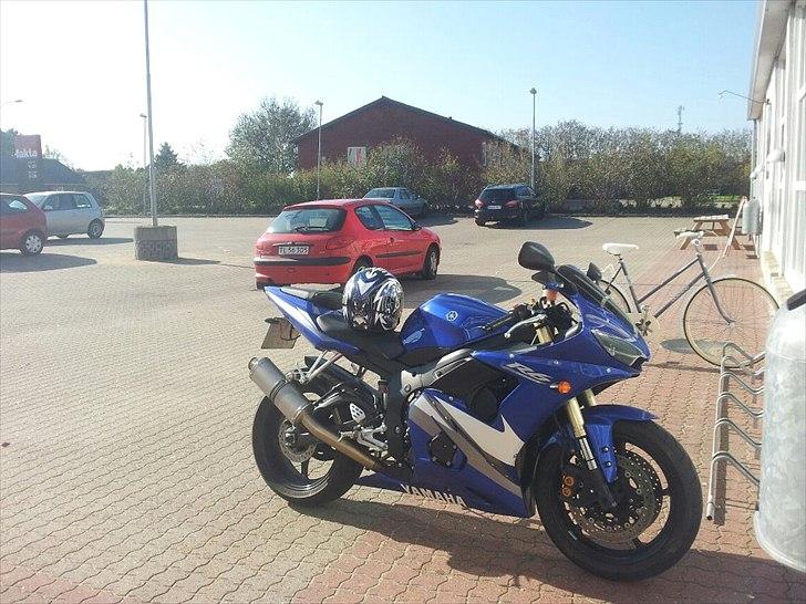 Yamaha R6 billede 3