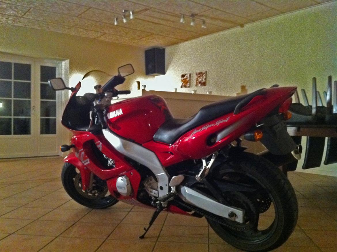 Yamaha yzf 600R billede 2