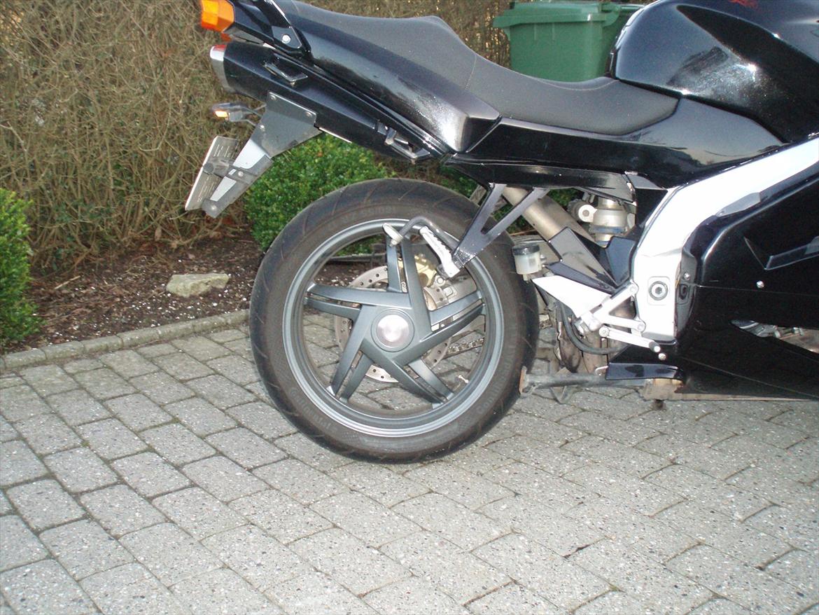 Aprilia RST Futura billede 4