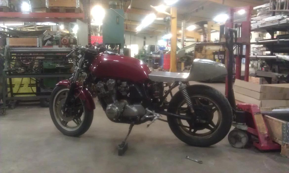 Honda cb 900 F (projekt) - som den står nu, billede 1