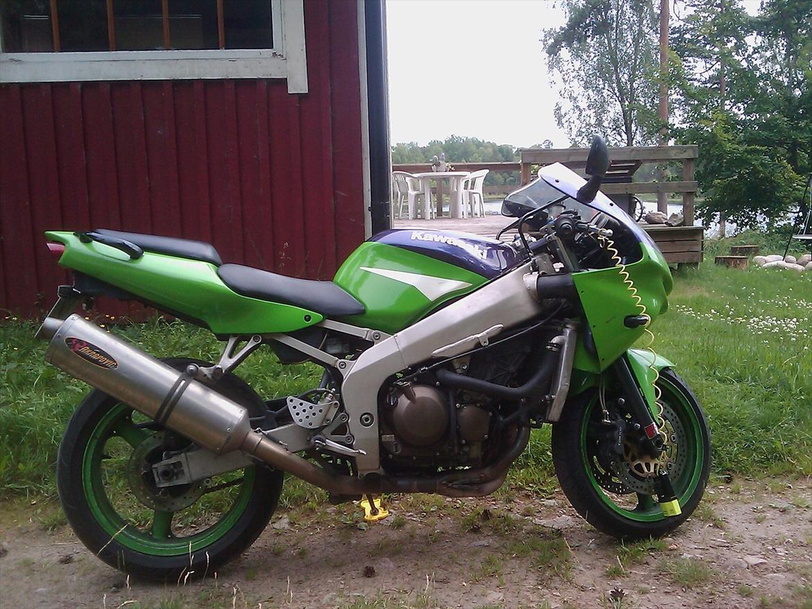Kawasaki zx-6r - solgt - side kåberne er pillet af...  billede 1