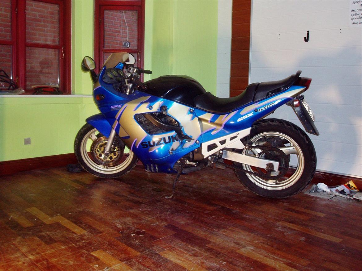Suzuki GSX600FS billede 2