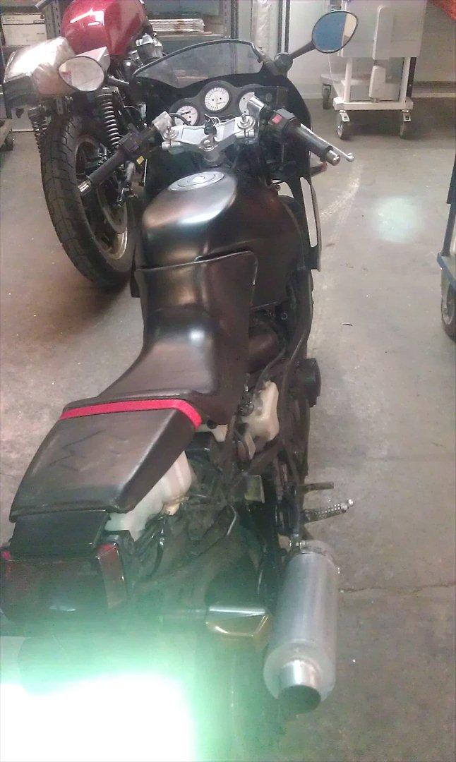 Suzuki gsxr 250 billede 4