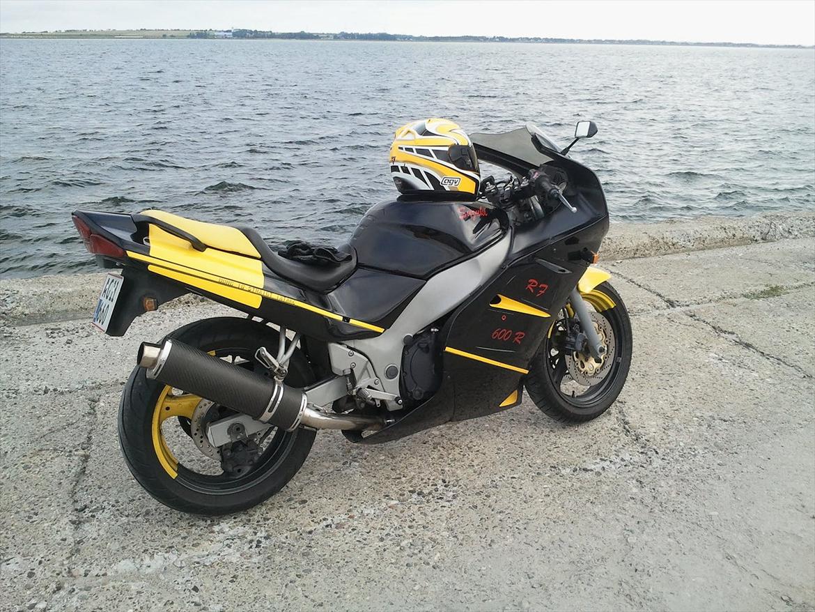 Suzuki RF 600 R billede 20