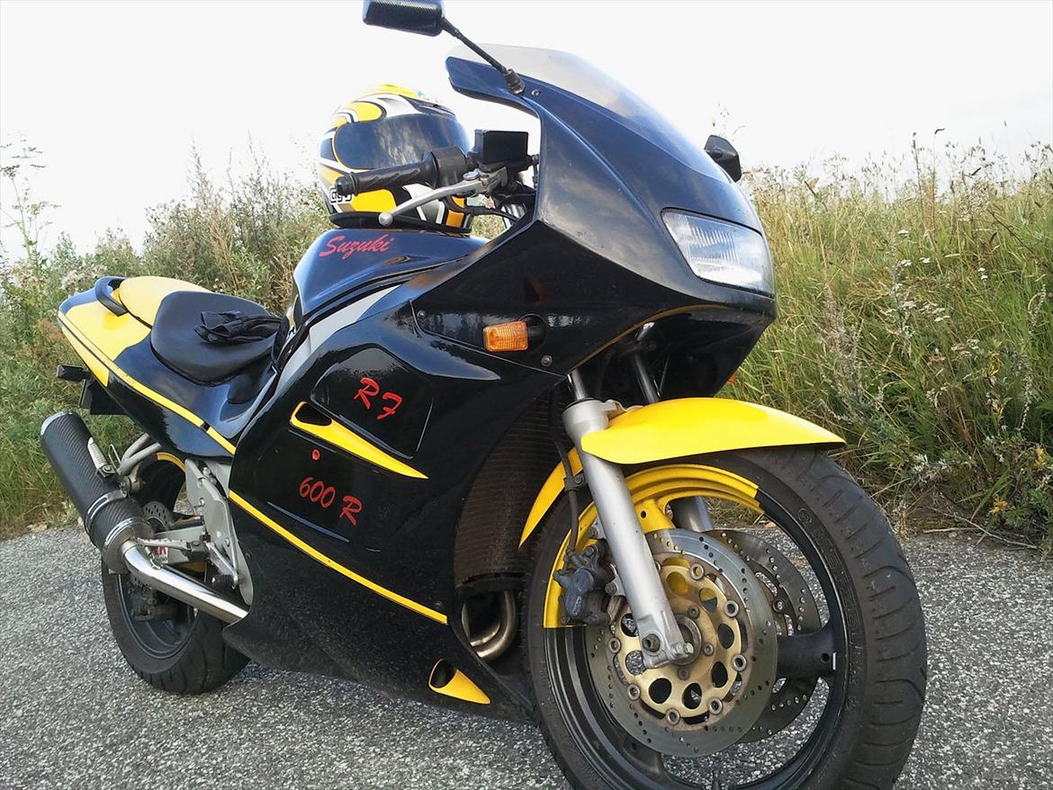 Suzuki RF 600 R billede 7