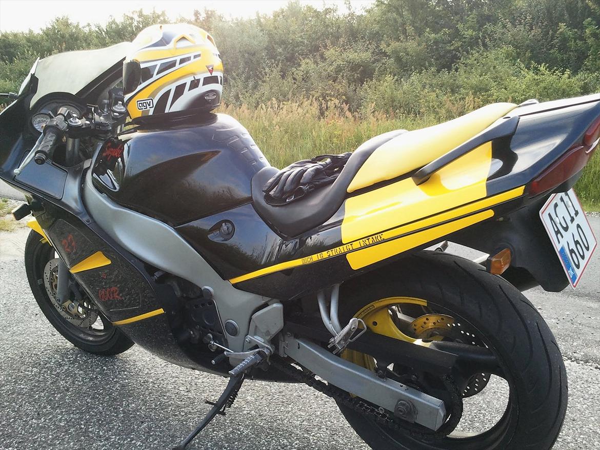 Suzuki RF 600 R billede 5