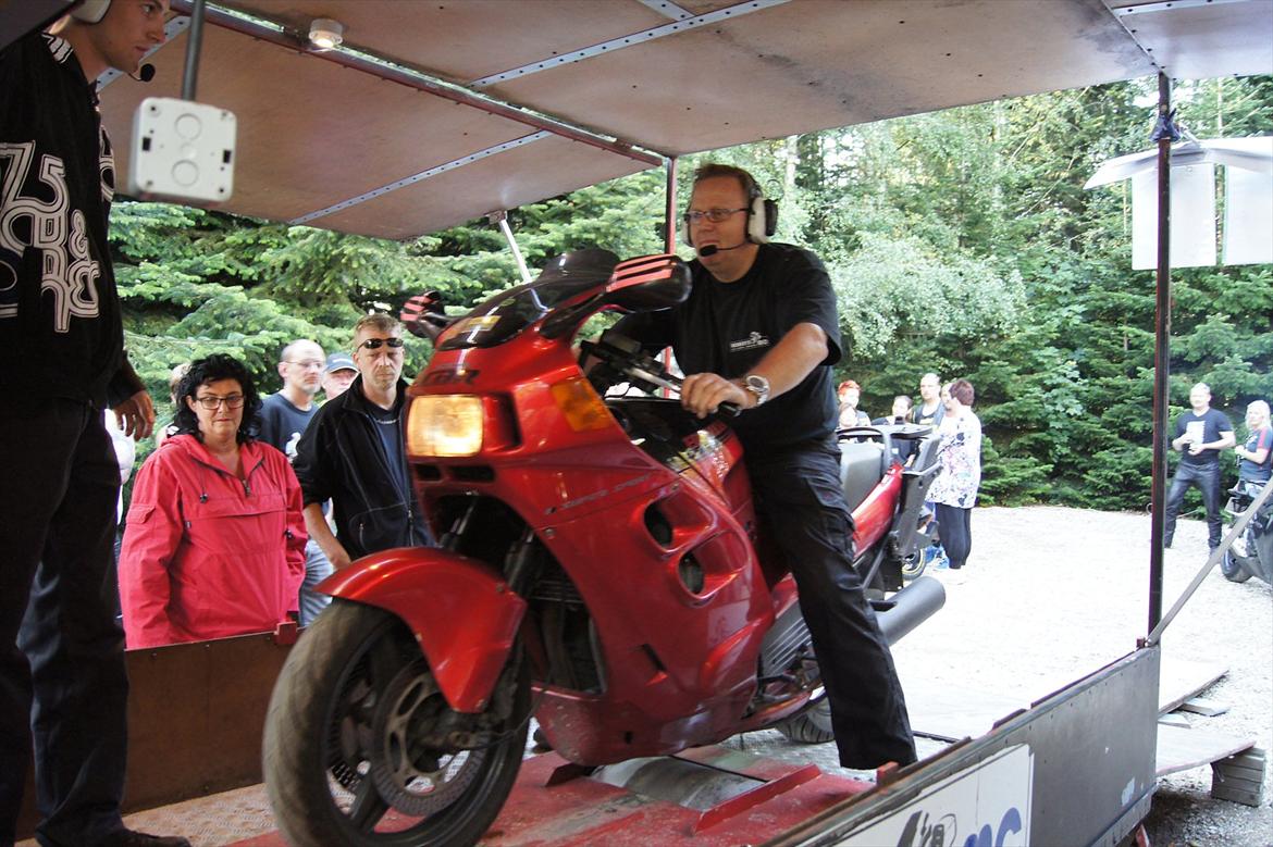 Honda CBR 1000 F - på roberts mc testbænk på thytræf billede 4