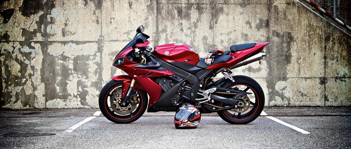 Yamaha YZF R1 billede 1