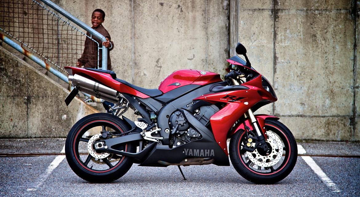 Yamaha YZF R1 billede 2