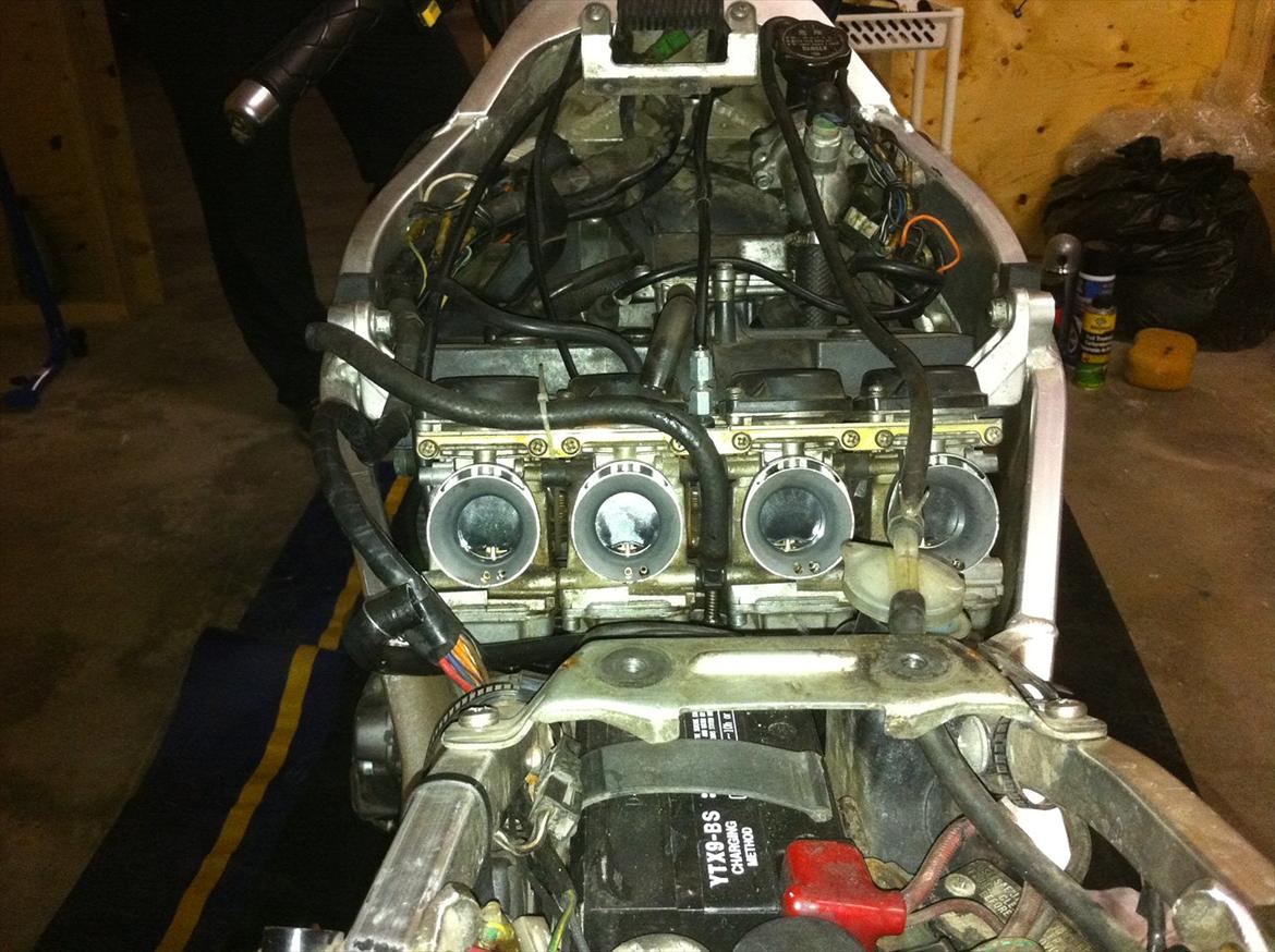 Suzuki GSX-R 400 R billede 6