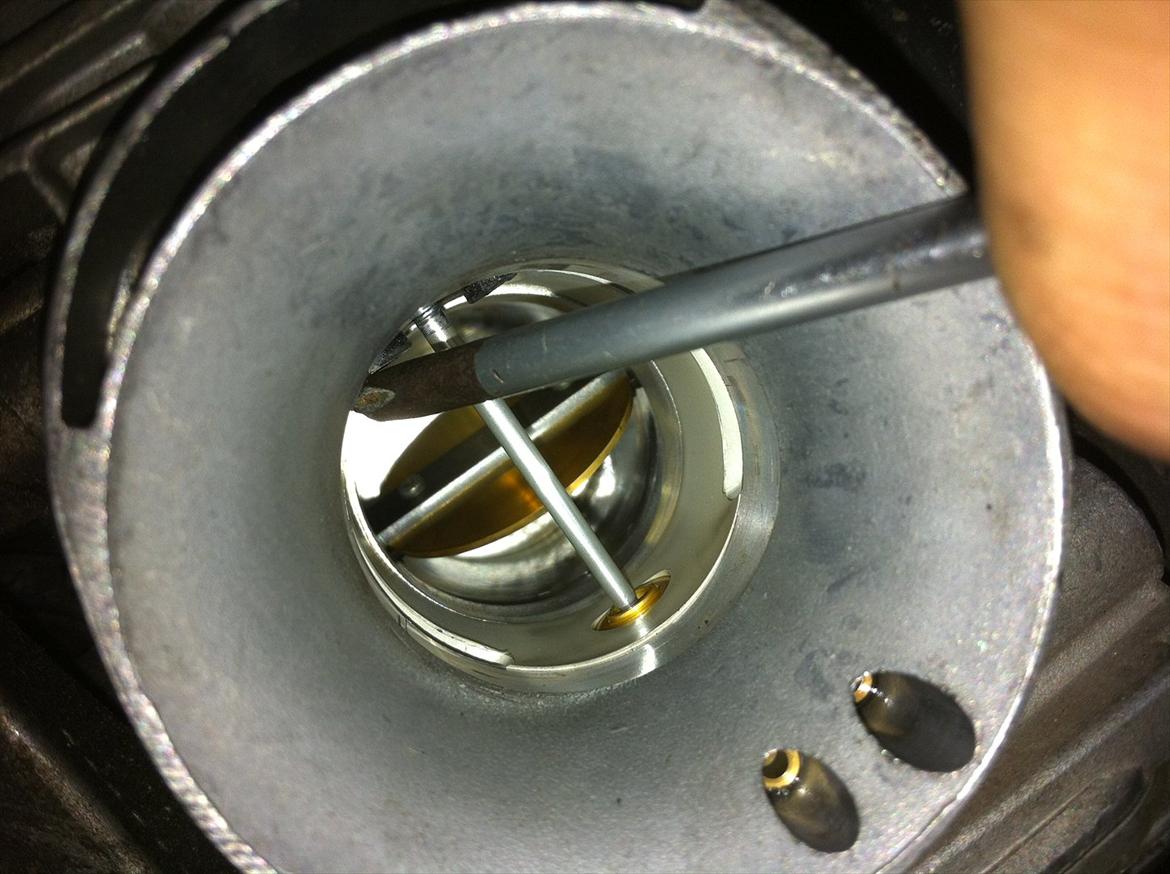 Suzuki GSX-R 400 R billede 7