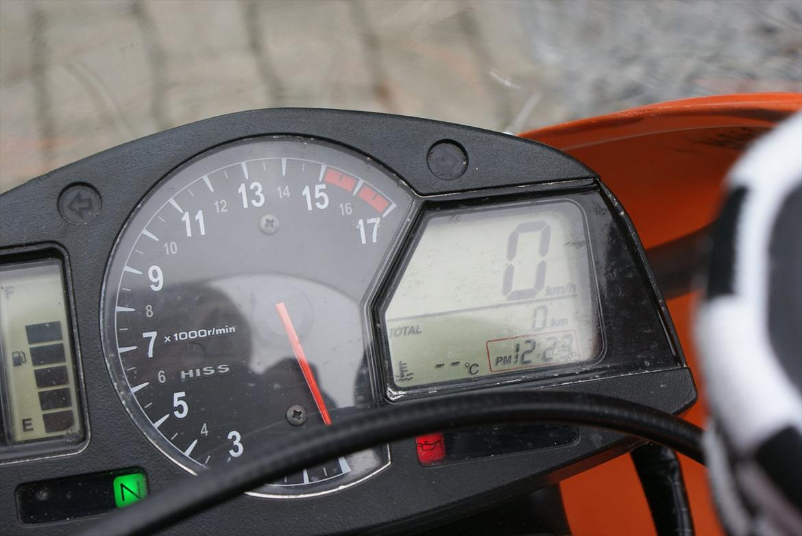 Honda CBR 600 RR *baneged* #Solgt# - 0 km på klokken... nyere kan det næsten ikke gøres. billede 6