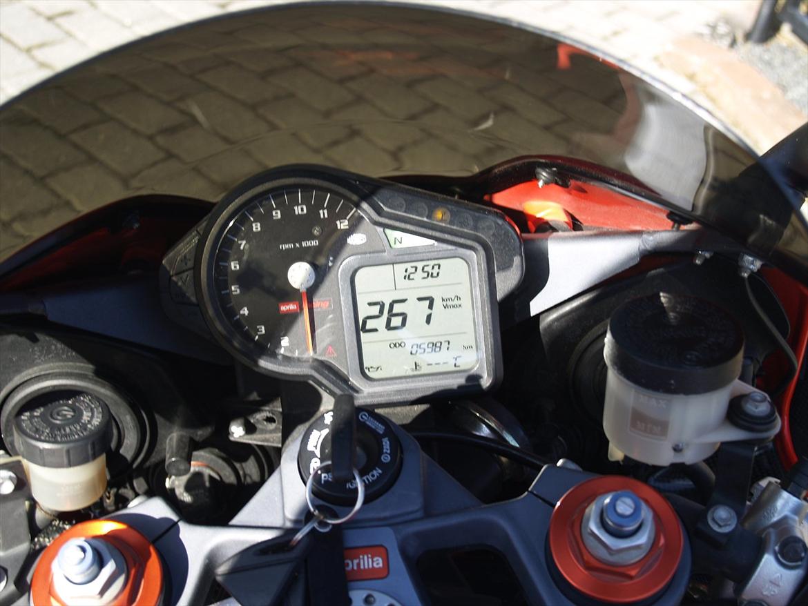 Aprilia RSV1000R (SOLGT!) billede 5