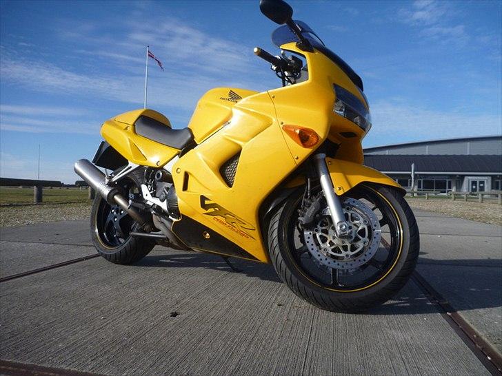 Honda VFR 800   SOLGT billede 5