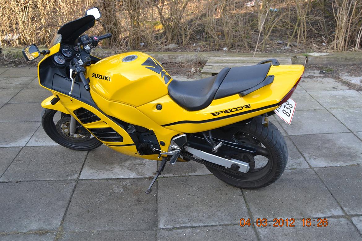 Suzuki RF600R billede 3