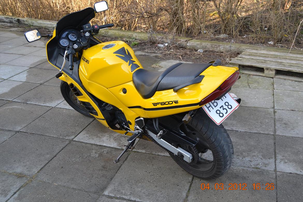 Suzuki RF600R billede 4