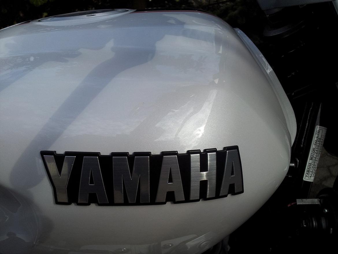 Yamaha XJR 1300 - Lækkert spil i lakken. billede 17