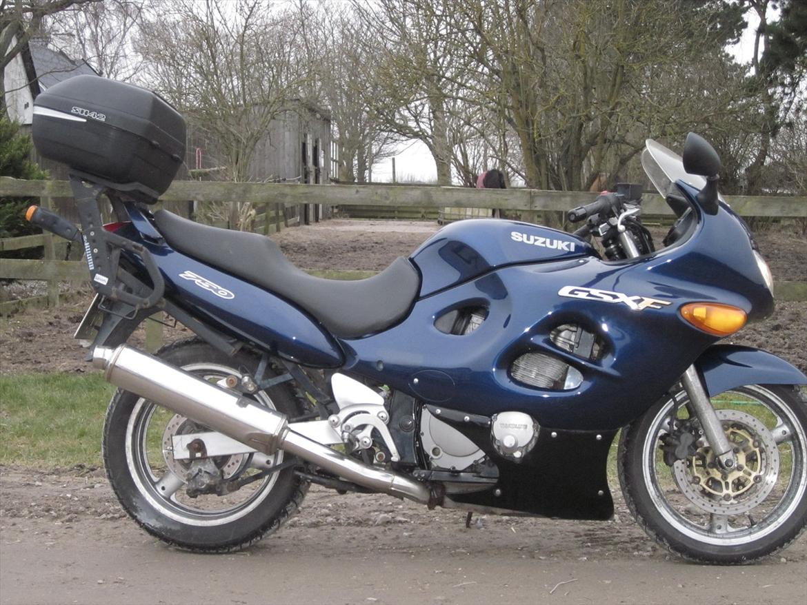 Suzuki GSX 750 F - Min Suki, den kraftigste cykel jeg har haft indtil nu. billede 1
