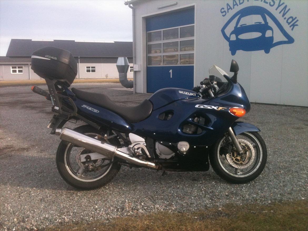 Suzuki GSX 750 F - En tur forbi synshallen inden pladen er i hus billede 2