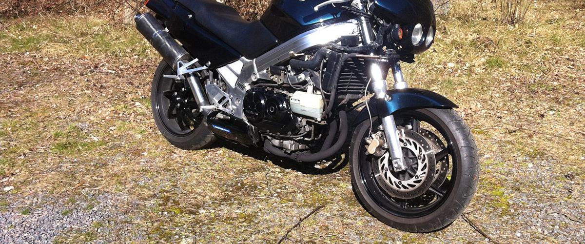 Honda VFR 750 1992 den køre skide godt den ahr l...