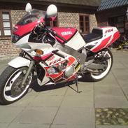 Yamaha FZR 600
