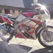 Yamaha FZR 600