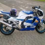 Suzuki GSX R 750