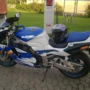 Suzuki GSX R 750