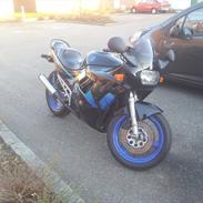 Suzuki Gsx 600 f