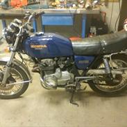 Honda cb400f super sport
