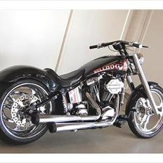 Harley Davidson Softail Custom "BULLDOG"