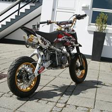 Thumpstar Pit bike
