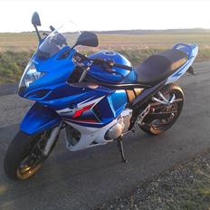 Suzuki GSX 650 FA