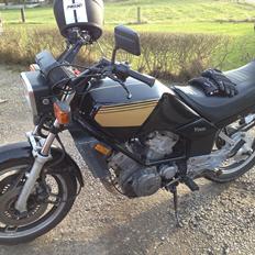 Yamaha XZ 550