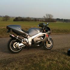 Suzuki GSXR 750