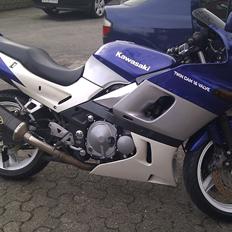 Kawasaki zzr600 (zx6e)