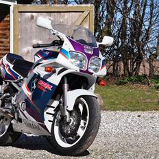 Yamaha FZR600R 4JH (solgt)