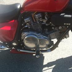 Honda VF 750 Super Magna