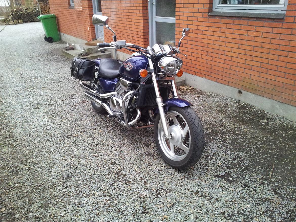 Honda VF 750 C "Magna" (RC43) - Forsøgte at få lidt "Bagger" style over min fede V4 billede 7