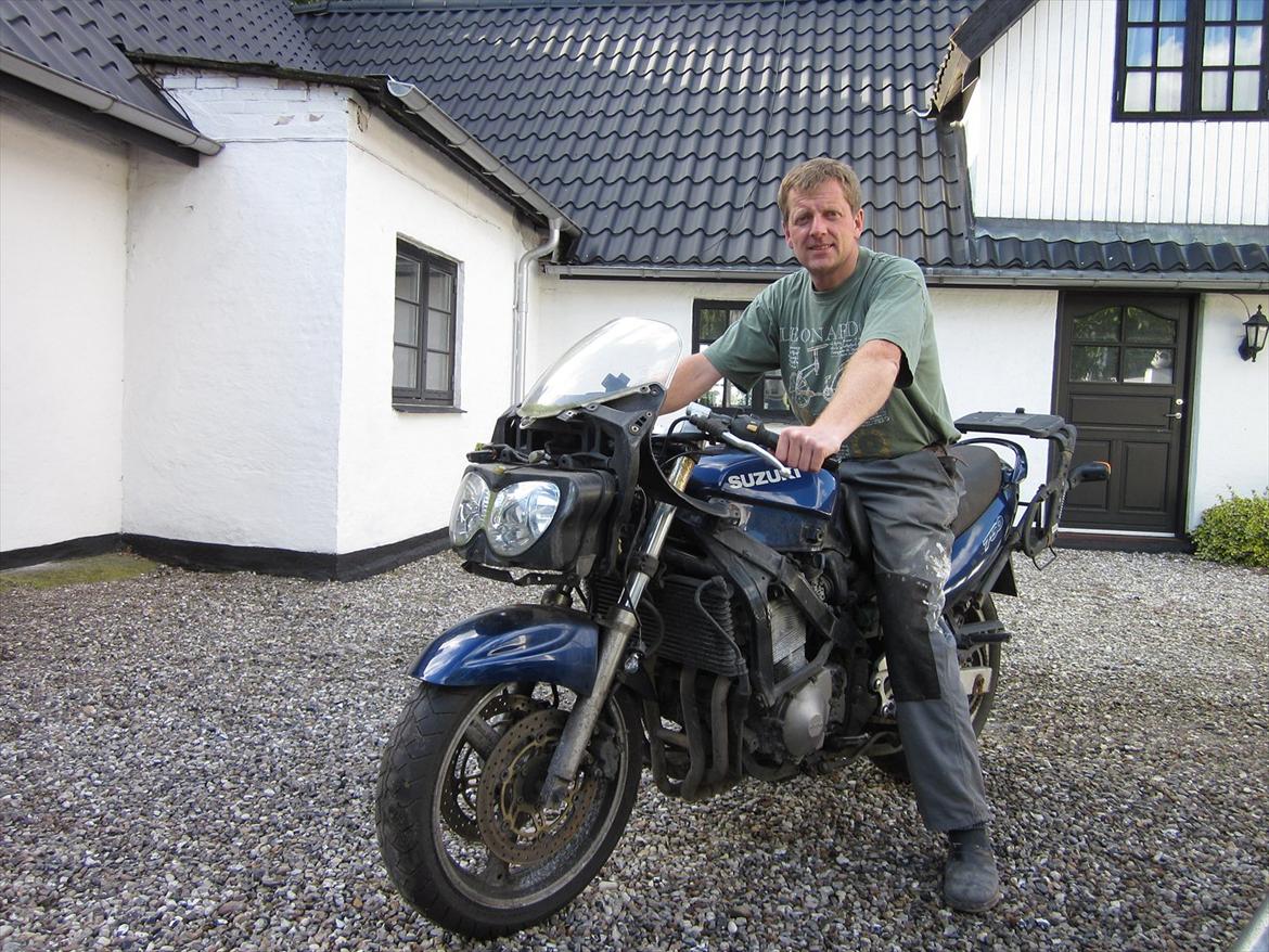 Suzuki GSX 750 F - Uden kåben ser den lidt spøjs ud.
(fra efteråret 2011) billede 9