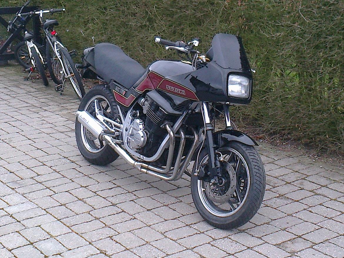 Suzuki Gsx 750 e billede 1