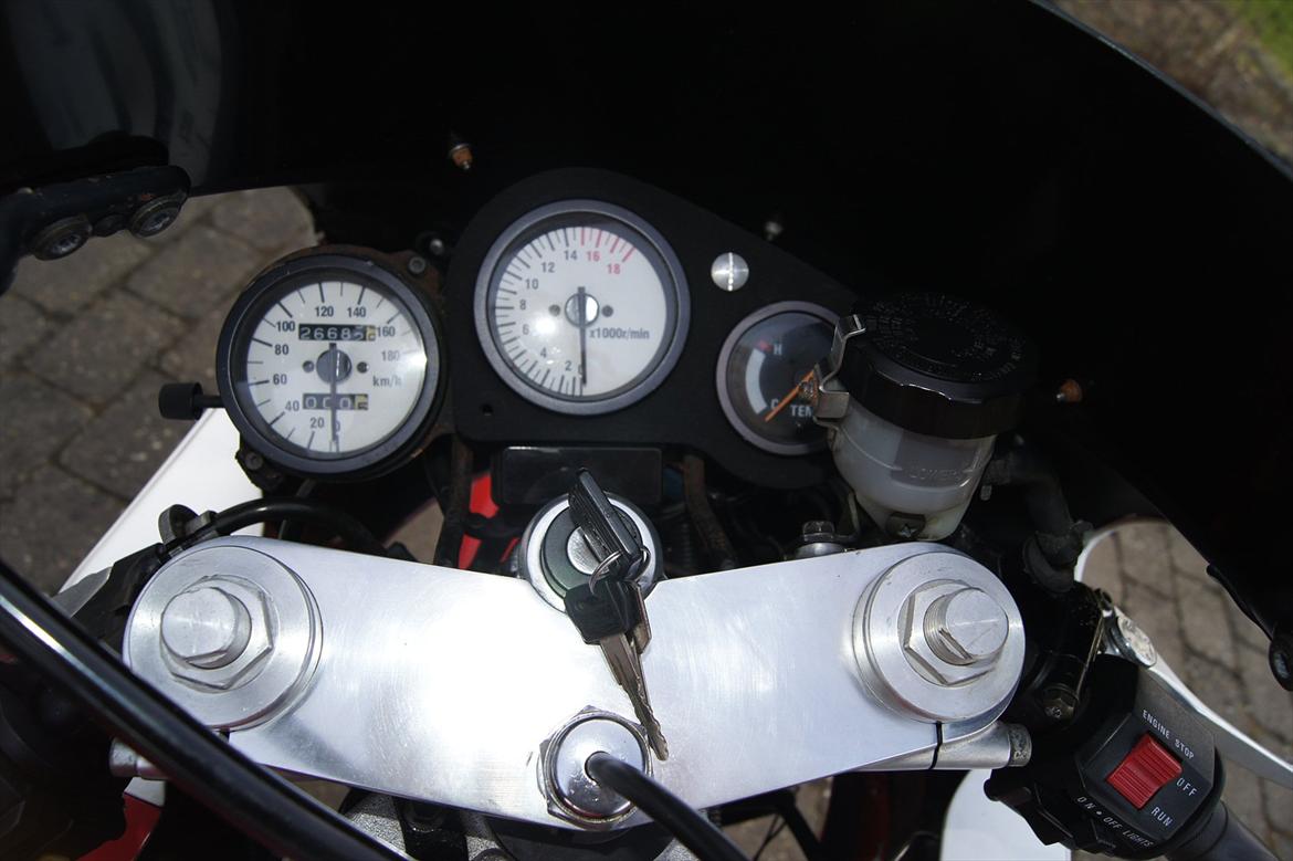 Suzuki GSXR 400 billede 4