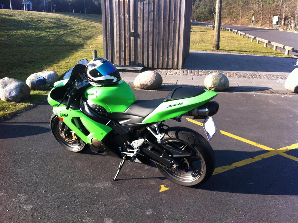 Kawasaki ZX6R billede 4
