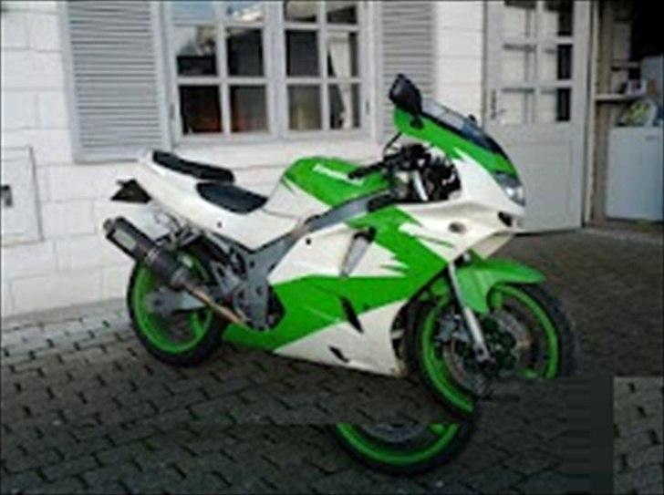 Kawasaki ZX6R billede 11