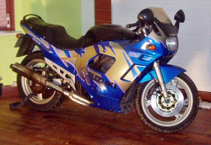 Suzuki GSX600FS billede 1