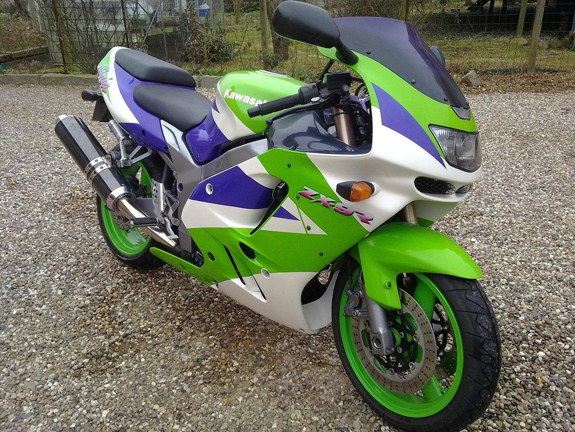 Kawasaki ZX9R *Solgt* billede 3