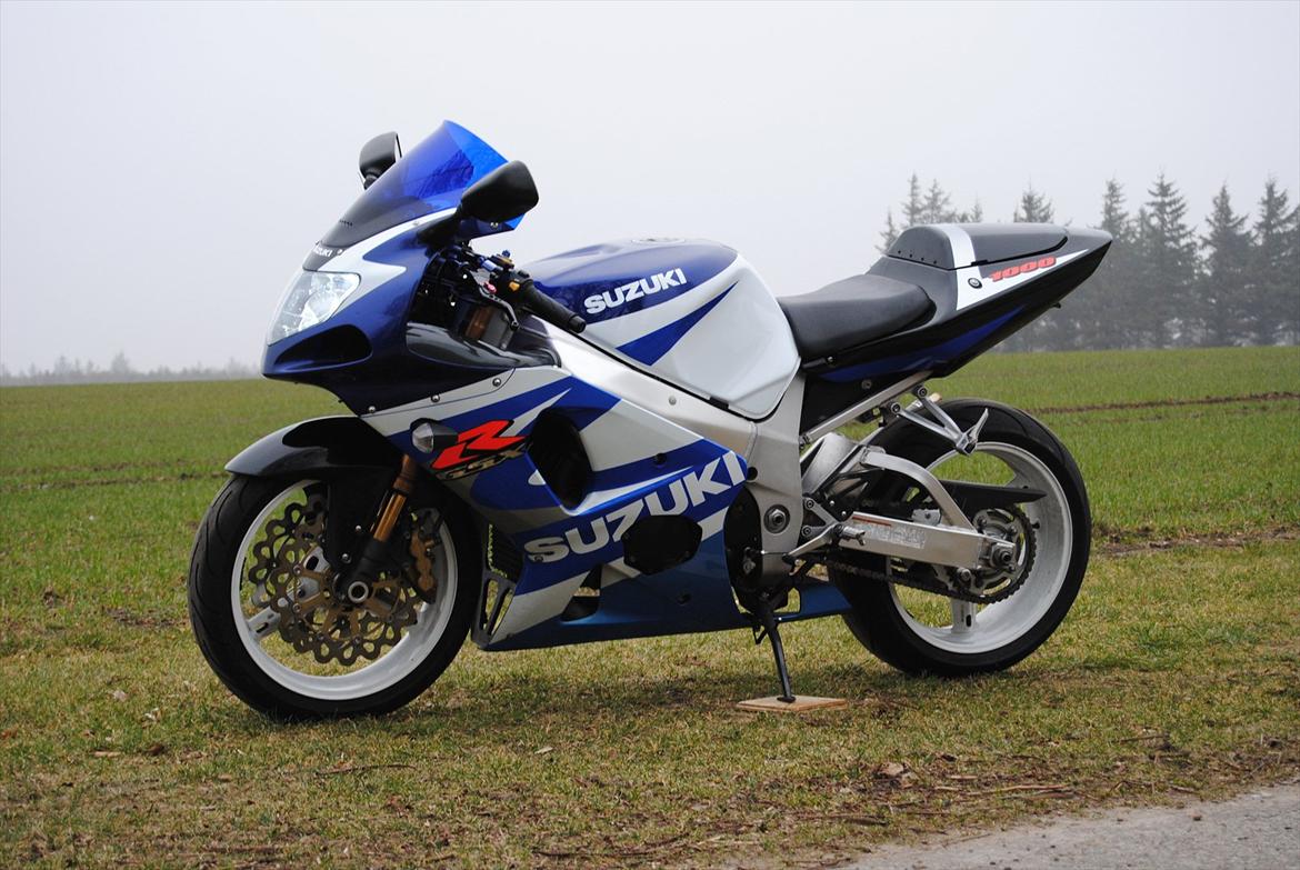 Suzuki gsxr 1000 K1 Billeder af mcer Uploaded af