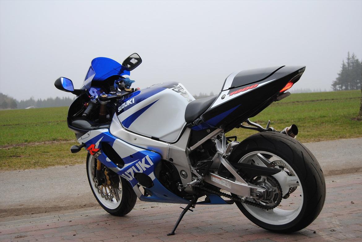 Suzuki gsxr 1000 k1