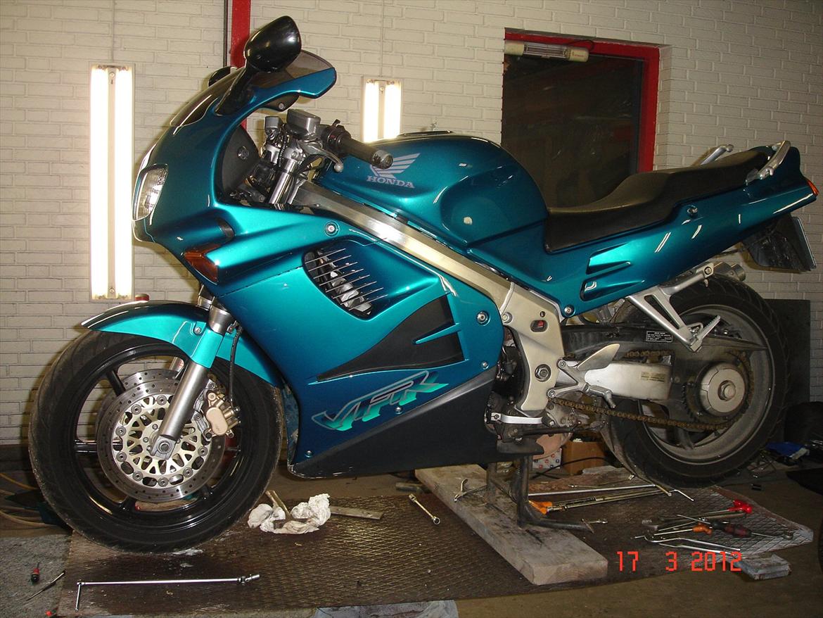 Honda VFR 750 F billede 16