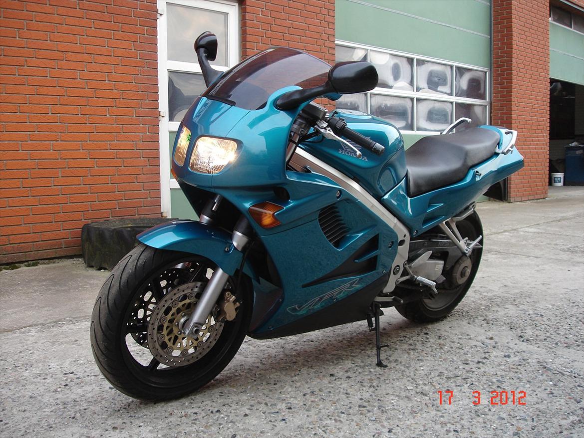 Honda VFR 750 F billede 18